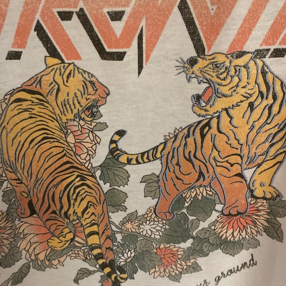 Vintage ladies Teeshirt in medium. - Picture 7 of 7